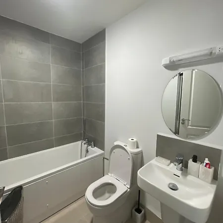 Проживание в семье The Slane