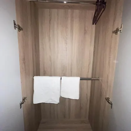 The Slane Проживание в семье *